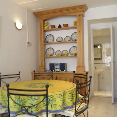 Viva Riviera - 5 Rue Commandant Andre *