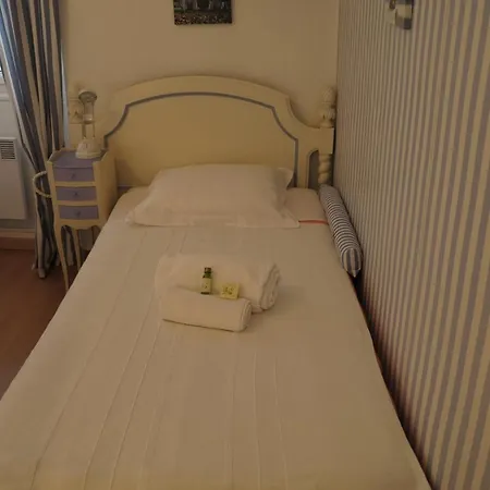 Viva Riviera - 5 Rue Commandant Andre * Канны